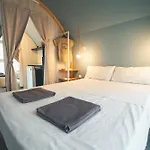 Vandrarhem Holacamp *