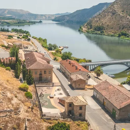 Tres Estrellas Hostel *