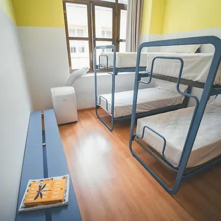 Hostel Holacamp *
