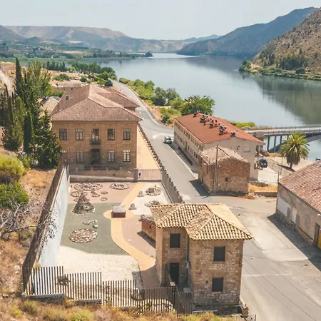 Tres Estrellas Hostel