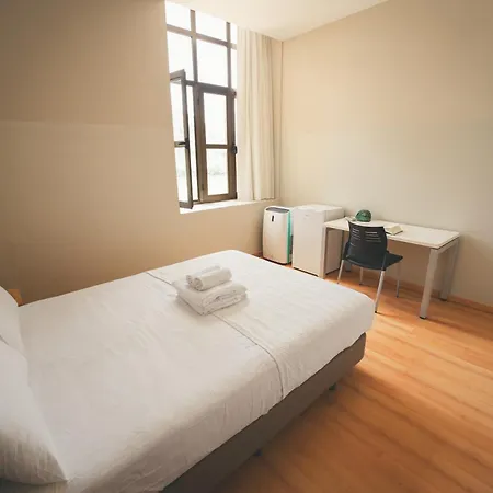 Holacamp Hostel