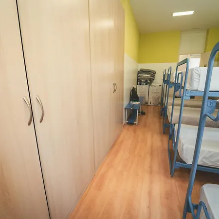 Holacamp Hostel *