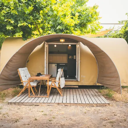 Hostel Holacamp